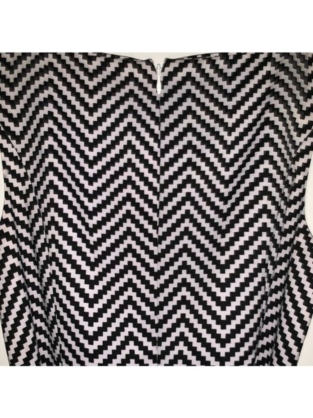 White House Black Market Chevron Print Sleeveless Dress Size 00 With Tags - Picture 7 of 10